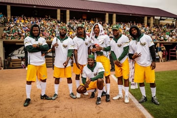 El divertido juego de softball de los Green Bay Packers