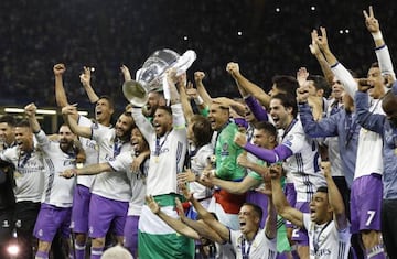 Britain Soccer Football - Juventus v Real Madrid - UEFA Champions League Final - The National Stadium of Wales, Cardiff - June 3, 2017 Real Madrid's Sergio Ramos celebrates with the trophy after winning the UEFA Champions League Final