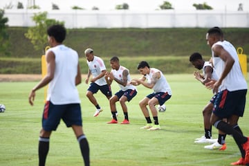 El equipo de Reinaldo Rueda tiene el gran objetivo de conseguir los tres puntos ante Ecuador en su casa. El partido será clave para la clasificación y el entrenador ya determina los detalles de los 11 jugadores que comenzarán el partido este jueves 13 de octubre. 