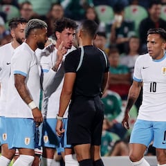 ¡México evita la derrota con polémica arbitral! El penal de César Montes sobre Maxi Araujo que no se marcó