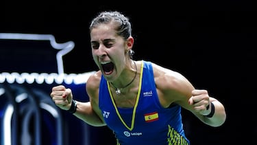 Carolina Marín celebra un punto con rabia en el Mundial de bádminton de 2018 en China.