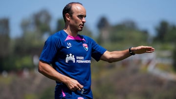 The former USMNT star has taken over as coach of the NWSL’s San Diego Wave and got off to a winning start. FDP discussed his new role.