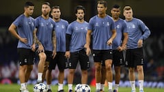 Los jugadores del Real Madrid, durante el entrenamiento en Cardiff.