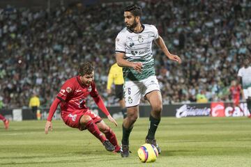 De Buen comenzó el Clausura 2018 como titular junto a Gallito Vázquez, pero con el deseo de ser más ofensivo, Robert Siboldi, se decantó por un jugador de condiciones distintas, en lugar de tener dos contenciones en la cancha.