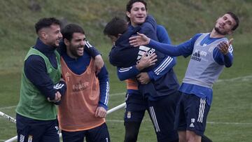 05/02/21  ENTRENAMIENTO REAL OVIEDO
 CHRISTIAN SE LAMENTA DE QUEDAR SIN PAREJA EN UN EJERCICIO DE RAPIDEZ