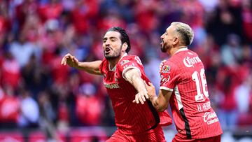 Antonio Briseno celebrates his goal 2-2 with Hector Herrera of Toluca during the 11th round match between Toluca and Necaxa as part of the Liga BBVA MX, Torneo Clausura 2025 at Nemesio Diez Stadium, on March 08, 2025 in Toluca, Estado de Mexico, Mexico.