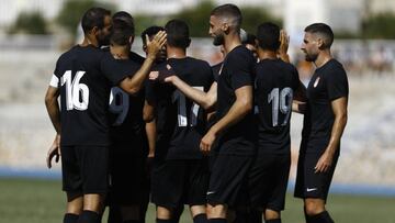 Los jugadores del Granada celebran el gol al Alcorc&oacute;n