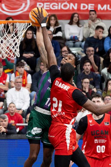 El Unicaja resuelve en Murcia y se clasifica para la Copa