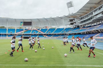 La Selección Colombia Femenina realizó su entrenamiento en el Pascual Guerrero antes del partido amistoso ante Chile, que se jugará el sábado en Cali.