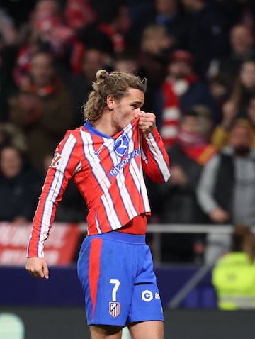 El jugador del Atl¨¦tico de Madrid, Antoine Griezmann, celebra el 2-0 al Mallorca.