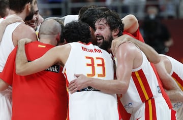 Alegría final de la selección española tras vencer a Australia en la semifinal del Mundial. 