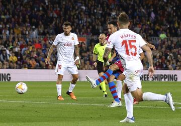  2-0. Sergio Busquets marca el segundo gol.