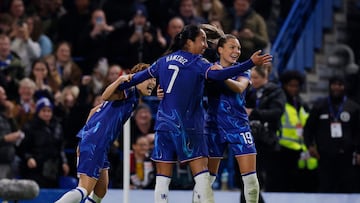 Mayra Ramírez abre el triunfo que pone líder al Chelsea