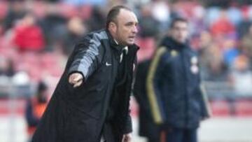 <b>AL MANDO. </b>Uribe, en la banda de Montilivi