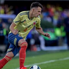 Santiago Arias se prepara para regresar a las canchas