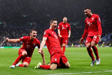 El jugador del Bayern Munich, Robert Lewandowski, celebra un gol durante la fase de grupos de la Champions ante el Tottenham.