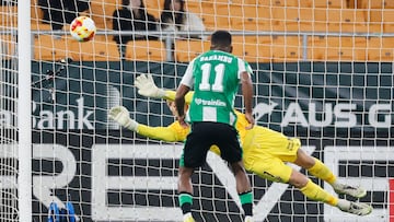 Bakambu, ante el Elche.