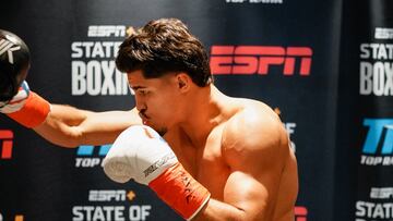Xander Zayas (22-0, 13 KO) es le nuevo campeón de peso superwelter de la Organización Mundial de Boxeo