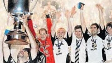 <b>POR FIN. </b>El Kiel, la plantilla más cara del mundo, disfruta de su primera Champions. El más alto de todo es el español Chepkin.