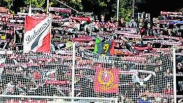 Los aficionados de Vallecas.