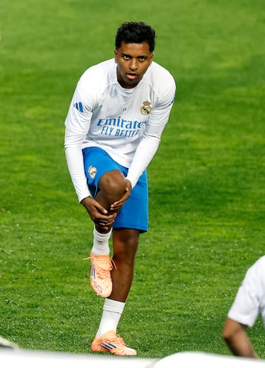El delantero brasileño, durante el entrenamiento en el Ortalyq Stadıon.
