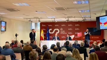 Momento del acto con los portavoces y todos los asistentes sobre la nueva Ley del Deporte que entró en vigor el 1 de enero.