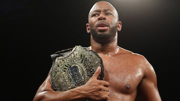 Jay lethal presume el campeonato Mundial de ROH