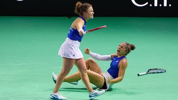 Italia chafa la gesta de Swiatek y es el primer finalista