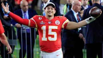 En apenas 31 juegos como profesional, “Showtime” Mahomes suma 76 pases de touchdown y 9,412 yardas, una nueva marca en la NFL.