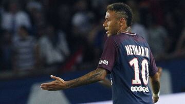 Cavani lidera triunfo de PSG y a Neymar sólo le basta con detalles