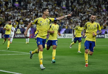 Celebracin de Cristiano Ronaldo tras poner en el marcador el 2-0 a favor del Al-Nassr frente al Esteghlal Tehran Football Club, un conjunto de la  capital de la Repblica Islmica de Irn.