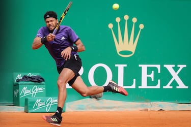 Jo-Wilfried Tsonga pasó de desconocido a estrella del tenis en apenas unos días. El francés estuvo cerca de repetir la gesta de su compatriota Noah cuando se quedó con la miel en los labios en la final del Open de Australia en 2008, siendo Djokovic su verdugo. Pero el serbio no empañó la hazaña de Tsonga, quien se plantó en la final sin ser cabeza de serie y derrotando a tres top-10: Andy Murray, Richard Gasquet y el mismísimo Rafa Nadal en semifinales. Ahora, a sus 35 años, el de Le Mans ostenta 18 títulos ATP y llegó a ser número 5 del mundo. También su compatriota Gael Monfils sigue rindiendo a buen nivel hoy en día, a pesar de que en su carrera ha estado muy lastrado por las lesiones. Aún así, 10 títulos ATP y 6º de la ATP como mejor ranking.