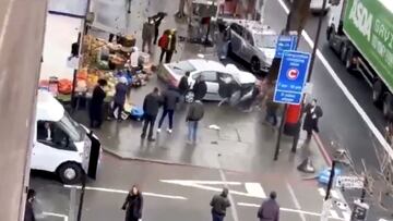 Un coche atropella en Londres a varios peatones y deja al menos cinco heridos
