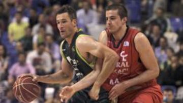 Unicaja apaliza a un Baskonia pendiente del Montepaschi