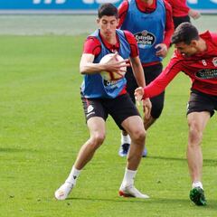 Carlos Fernández podrá estar en el playoff y el Deportivo respira