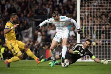 Gareth Bale remató de tacón ante Gianluigi Buffon.