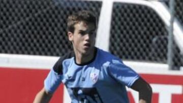 <b>FELIZ. </b>Iñigo Pérez celebra su buen arranque en el Huesca.