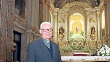 <b>FELIZ. </b>Rebola bautizó a Cristiano en la iglesia de Santo Antonio.