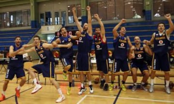 Los jugadores de la selección española, pasaron un buen rato, durante la grabación de un videoclip, para la canción oficial del Mundial de baloncesto, compuesta por el productor musical Carlos Jean