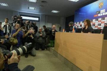 Carles Puyol jugador del Barcelona anuncia  a los medios de comunicación durante una rueda de prensa que dejará el club catalán al final de la temporada.