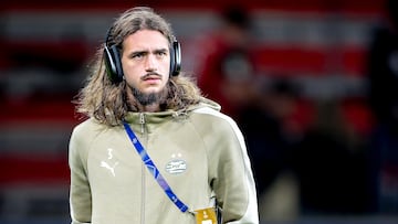 Yarek, antes de jugar un partido de Champions con el PSV esta temporada.