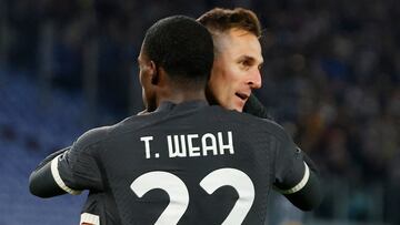 Soccer Football - Coppa Italia - Semi Final - Second Leg - Lazio v Juventus - Stadio Olimpico, Rome, Italy - April 23, 2024 Juventus' Arkadiusz Milik celebrates scoring their first goal with Timothy Weah REUTERS/Ciro De Luca