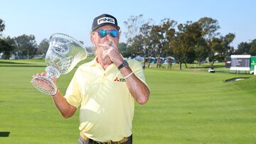 NEWPORT BEACH, CALIFORNIA - MARCH 23: Miguel Angel Jimenez of Spain holds the winners trophy during the third round of the Hoag Classic 2025 at Newport Beach Country Club on March 23, 2025 in Newport Beach, California. Joe Scarnici/Getty Images/AFP (Photo by Joe Scarnici / GETTY IMAGES NORTH AMERICA / Getty Images via AFP)