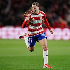 Aprobados y suspensos del Granada: Izan González se suelta el pelo