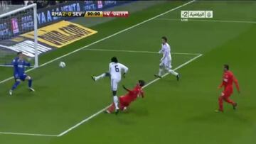 Así fue el primer gol de Adebayor con la camiseta del Real Madrid