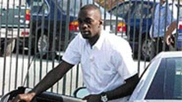 <b>FRUSTRADO</B>. Makelele se va del Madrid perdonando más de 1.000 millones de pesetas.