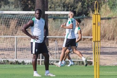 Fomeyem pasa por el quirófano