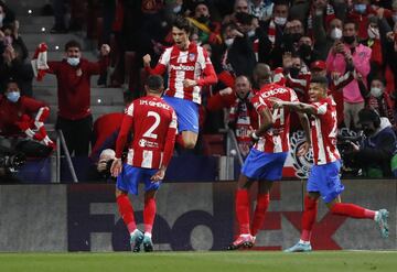 1-0. João Félix celebra el primer gol.