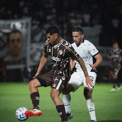 El ‘olvidado’ goleador chileno que está en el equipo sensación de Argentina