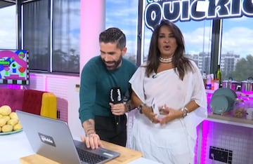 El arriesgado 'outfit' de Aída Nízar que casi pone en jaque 'Ni que fuéramos' / Canal Quickie.